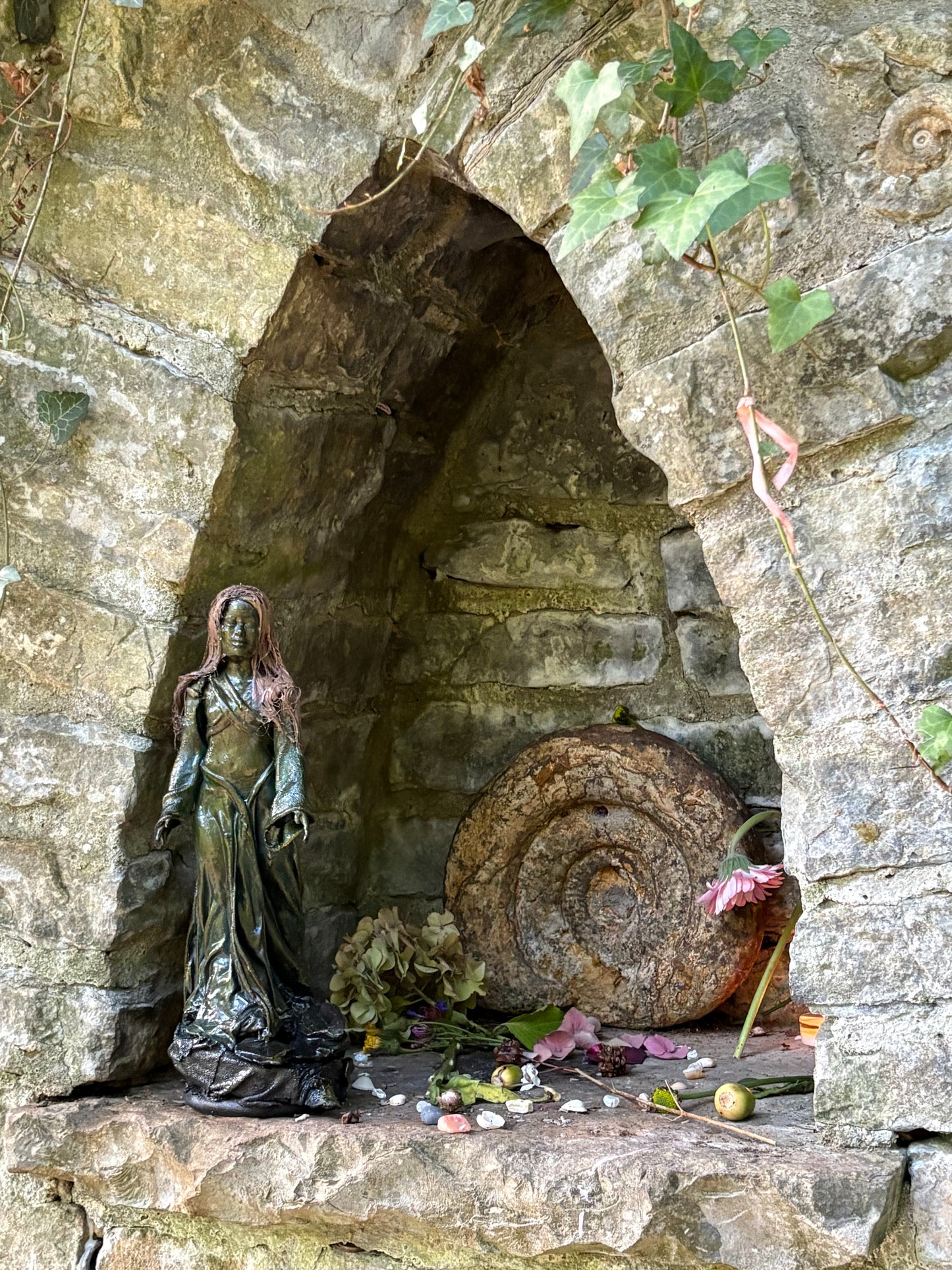 Seið kona (Woman of Magic in Old Norse) - Sculpture